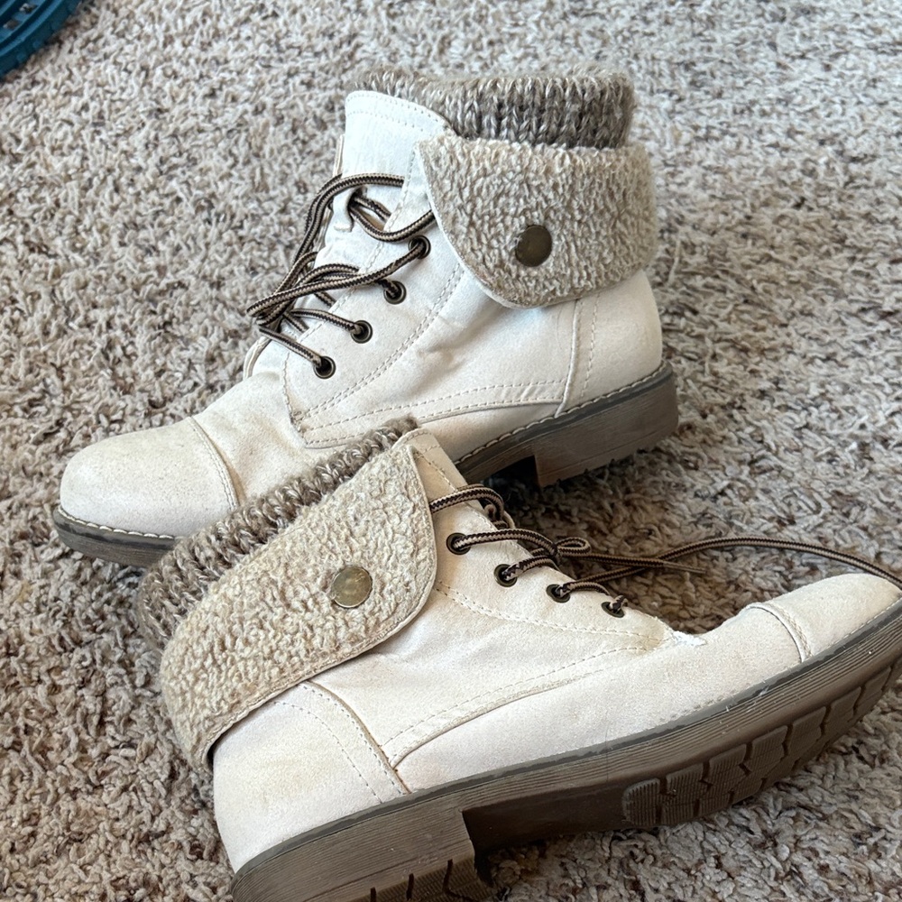 Cliffs | Cream Ankle Boots